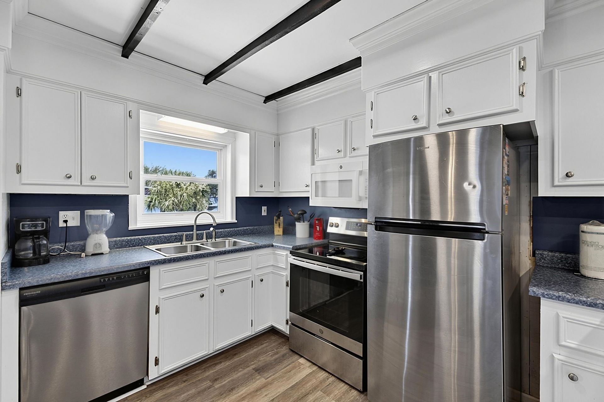 4706 Surf St. Photo 13