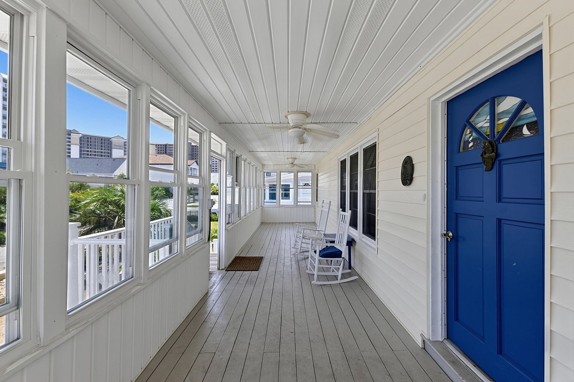 4706 Surf St. Photo 2