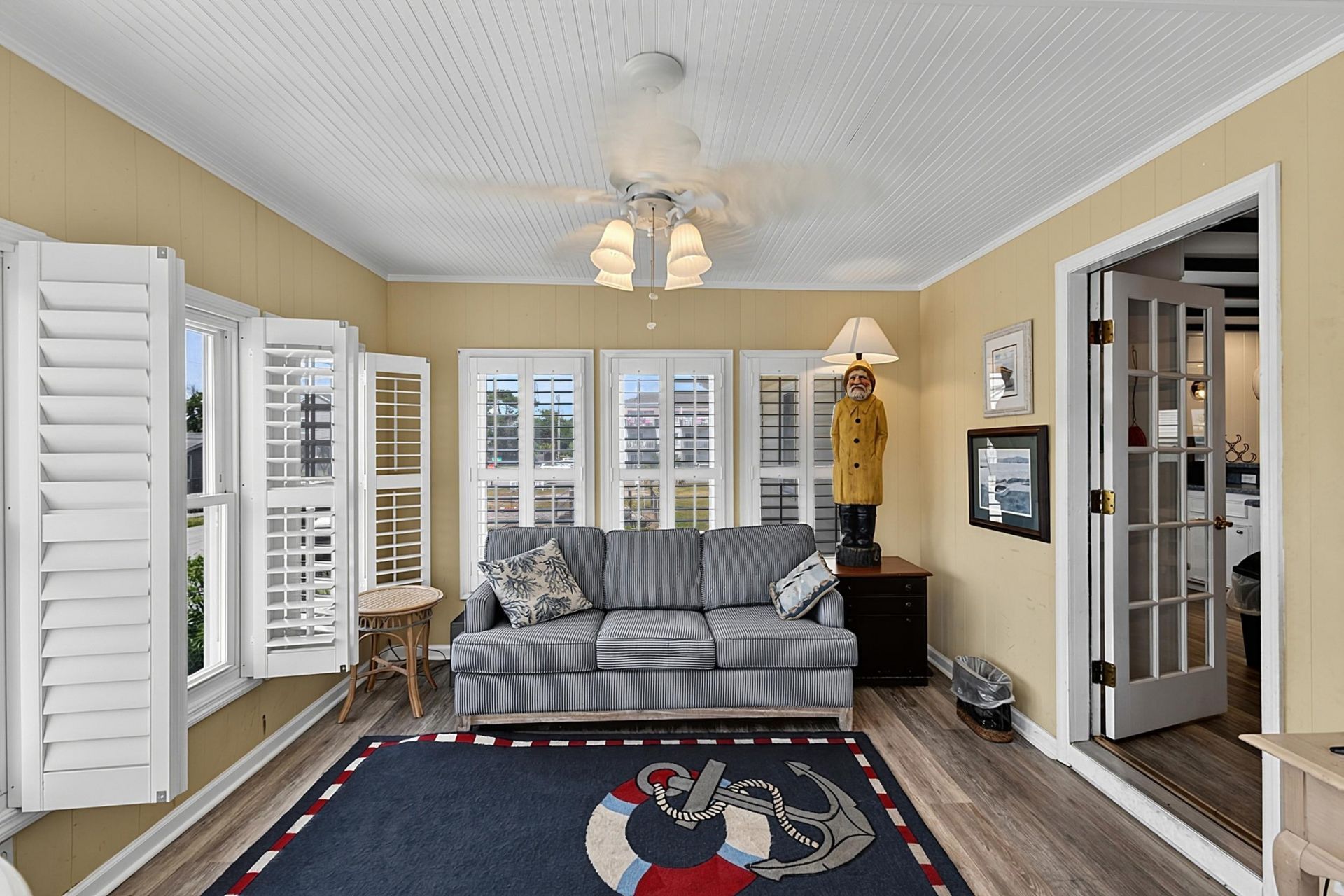 4706 Surf St. Photo 30