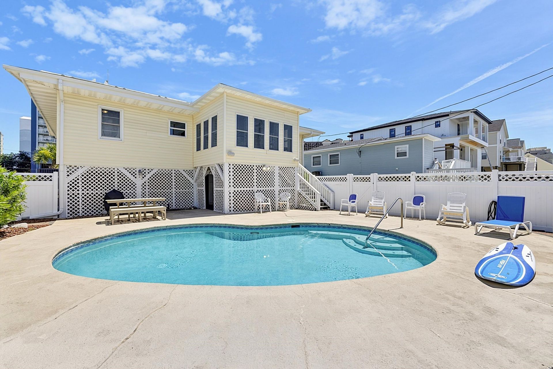 4706 Surf St. Photo 37