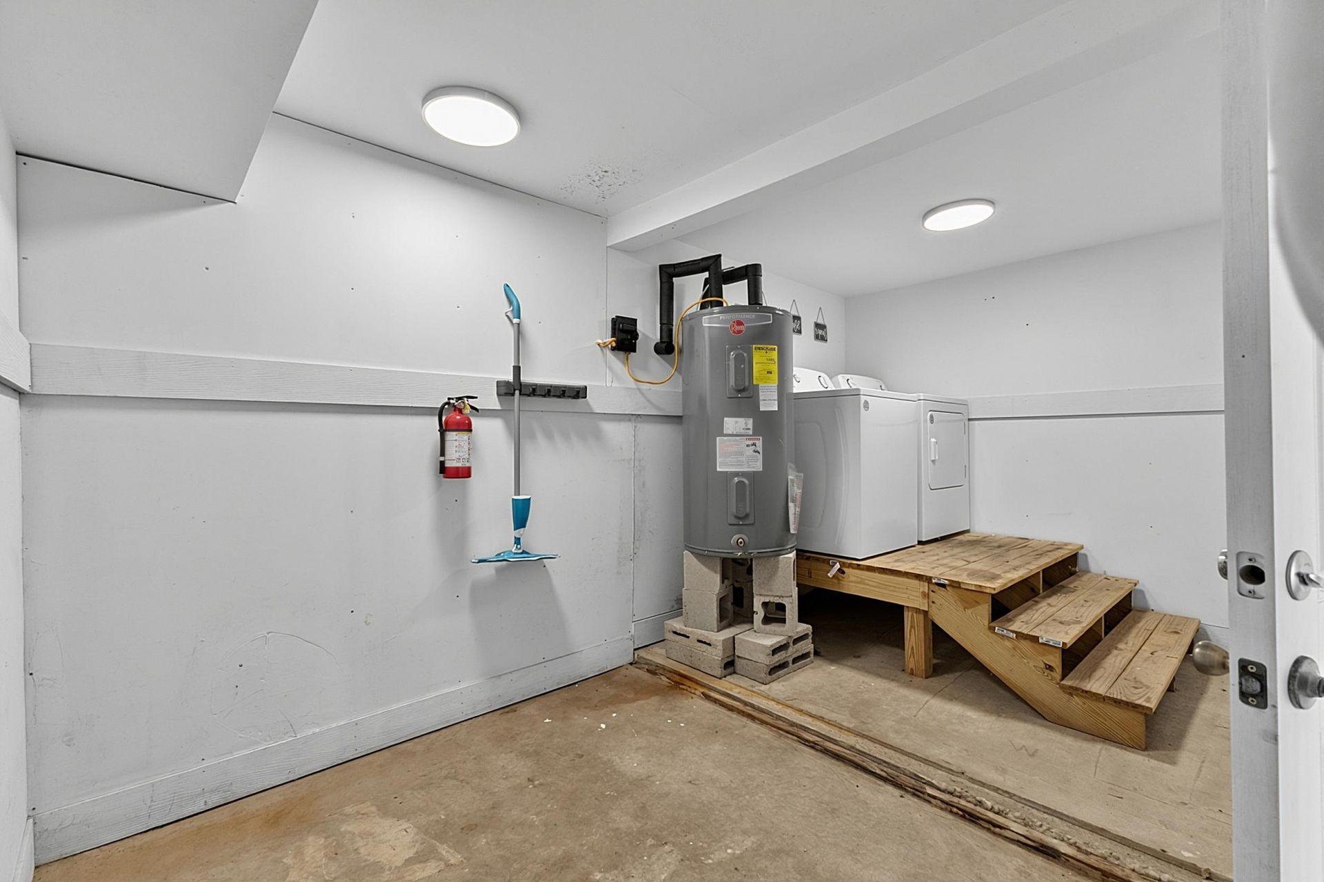 4706 Surf St. Photo 41