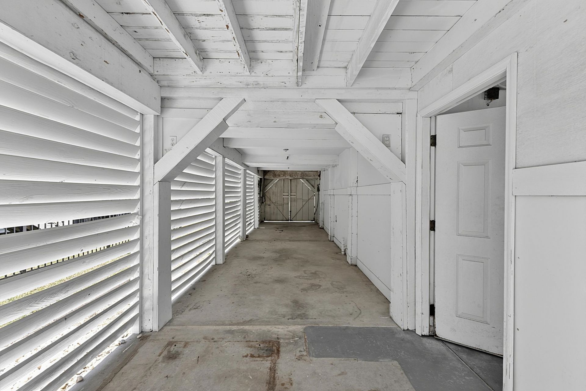 4706 Surf St. Photo 45