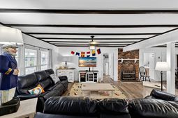 4706 Surf St. photo 4