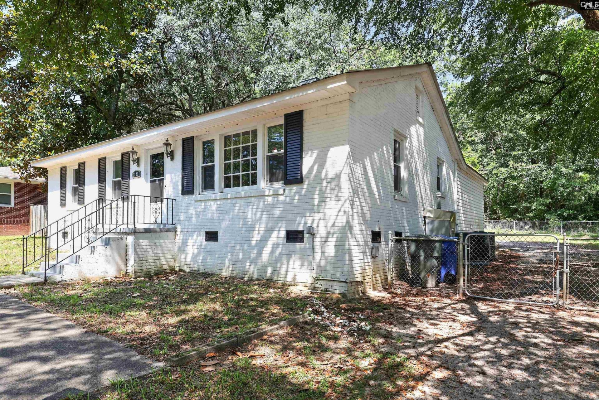 1121 Woodlawn Avenue  Photo 4