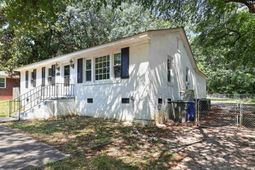 1121 Woodlawn Avenue  photo 4