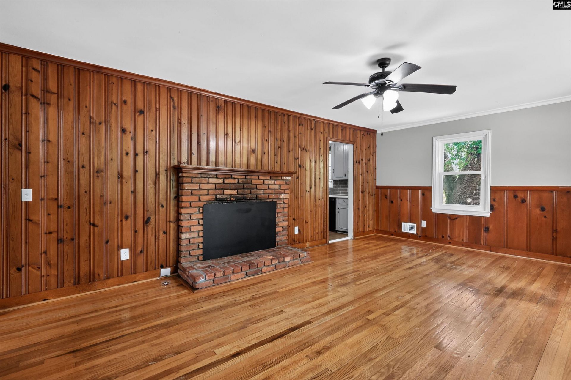 1121 Woodlawn Avenue  Photo 8