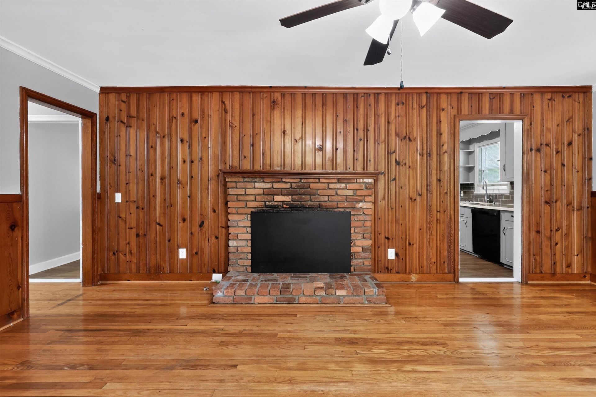 1121 Woodlawn Avenue  Photo 9