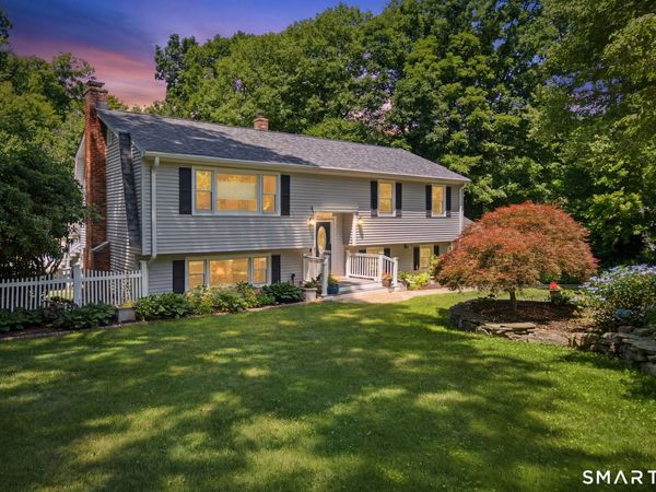 36 Oakwood, Oxford, CT 06478