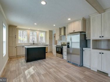 332 MORRIS LANE, MONTROSS, VA 22520