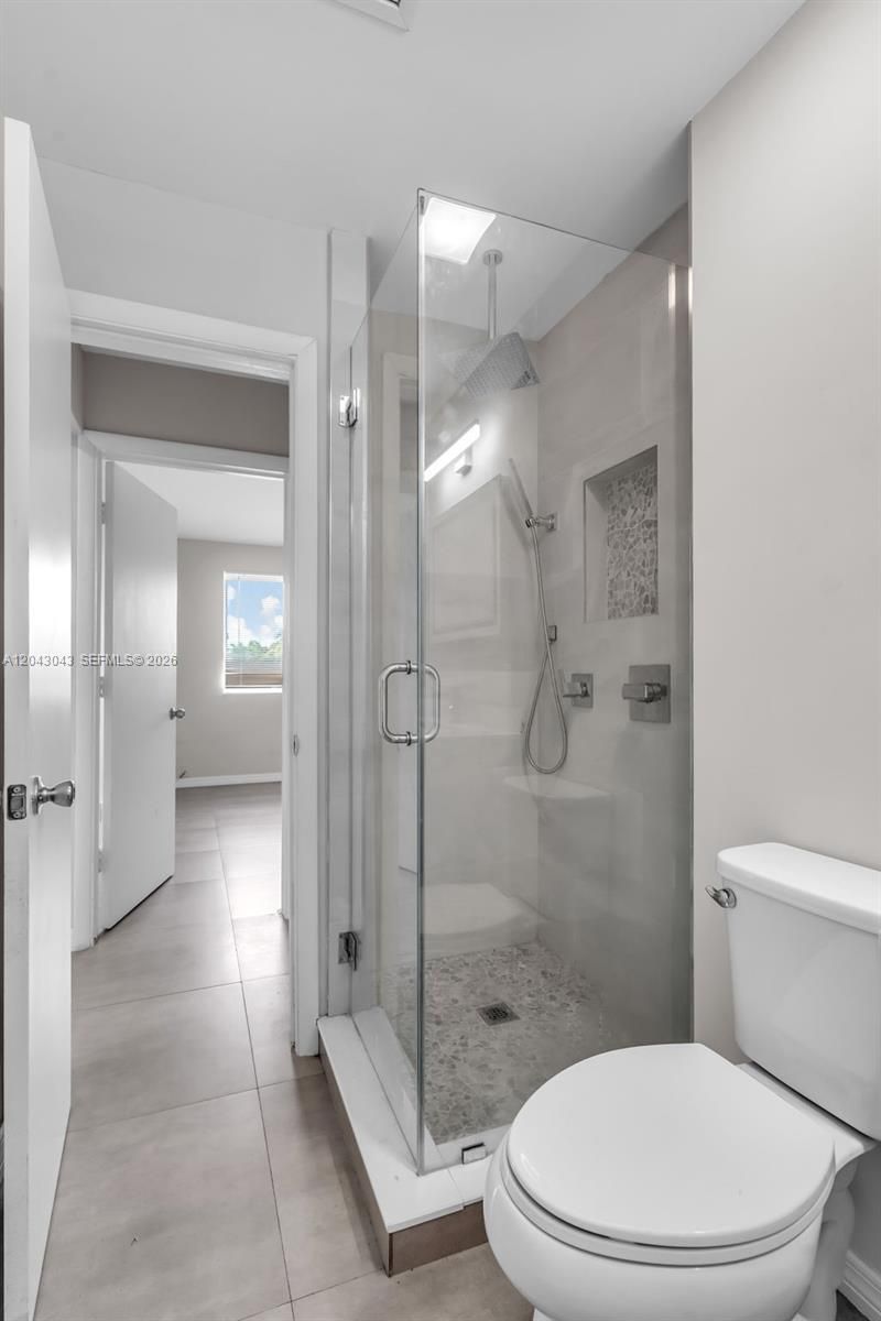 2175 NE 56th St, Unit 211, Fort Lauderdale, FL 33308 Photo