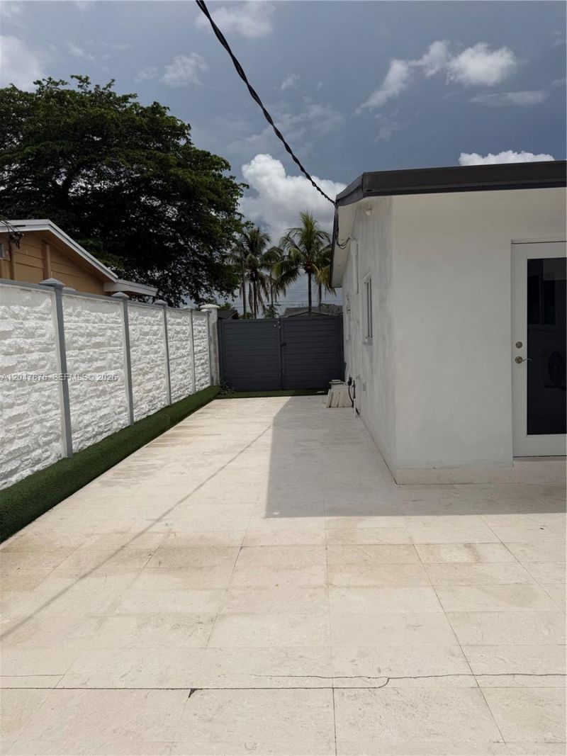 7525 Roosevelt St , Hollywood, FL 33024 Photo