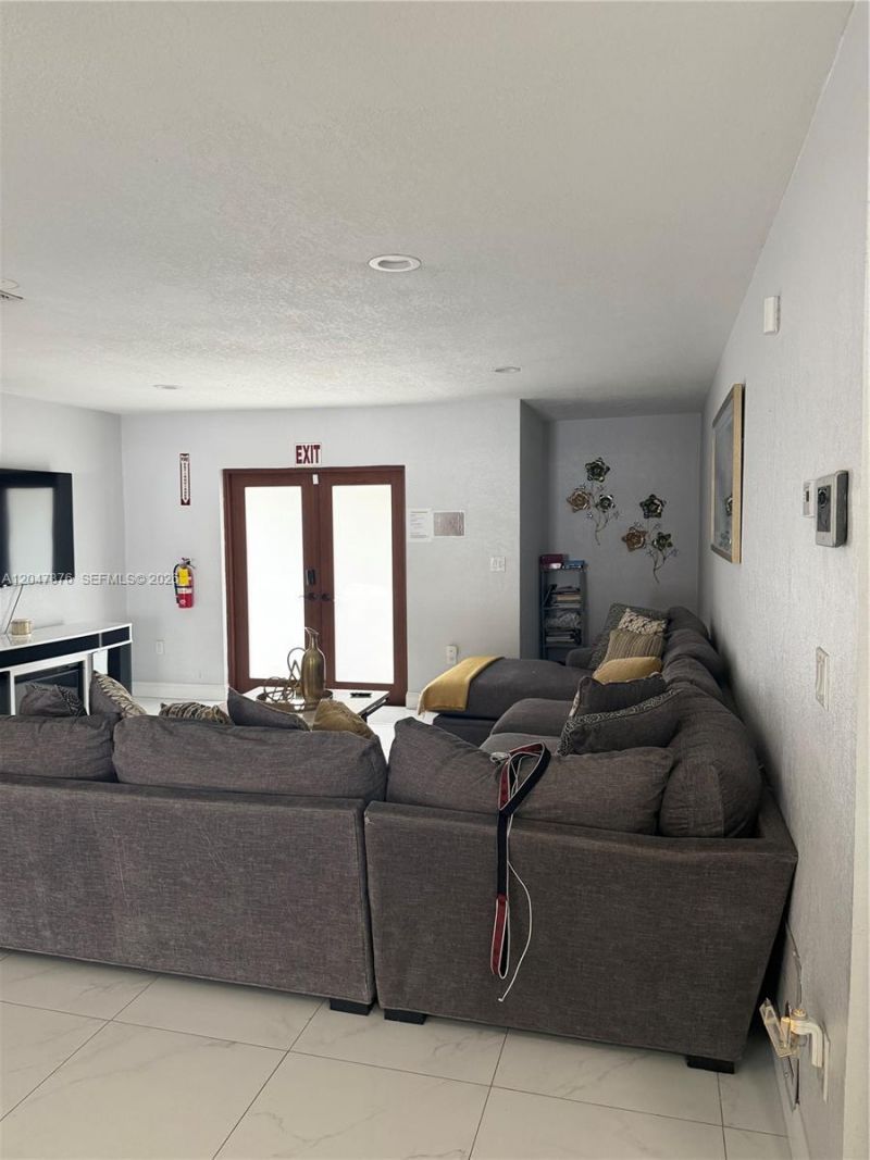 7525 Roosevelt St , Hollywood, FL 33024 Photo