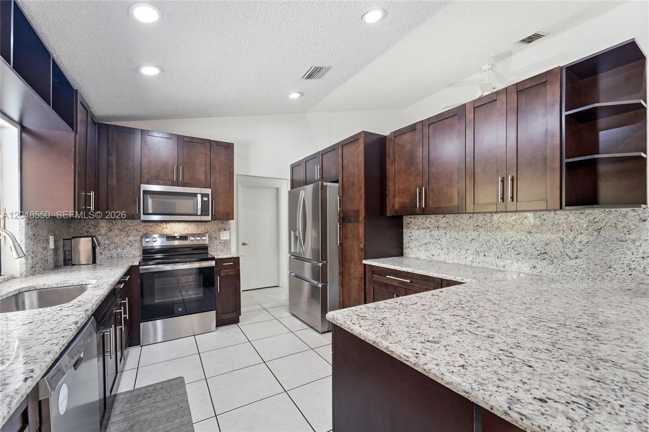10623 NW 7th Pl, Coral Springs, FL 33071 Photo