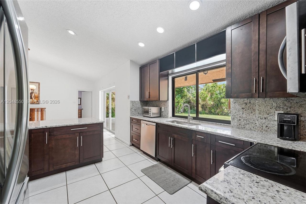 10623 NW 7th Pl, Coral Springs, FL 33071 Photo