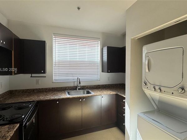 529 NE 62nd St, Unit 203, Miami, FL 33138