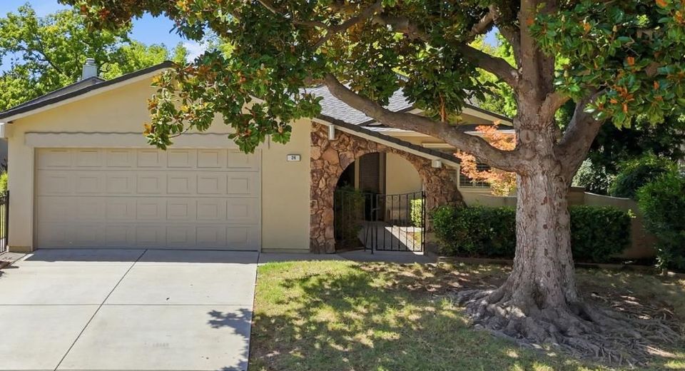 26 Miranda Ct, Sacramento, CA 95822 Photo