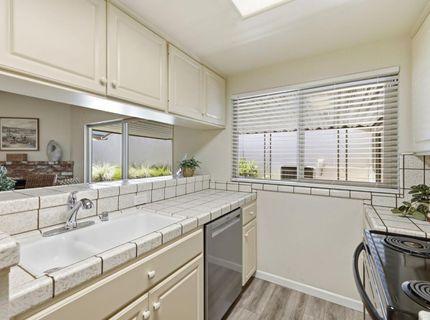 26 Miranda Ct, Sacramento, CA 95822 Photo