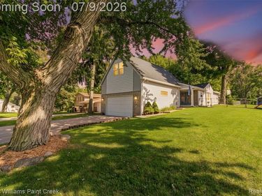 3155 Beaumont Drive, Highland Twp, MI 48356