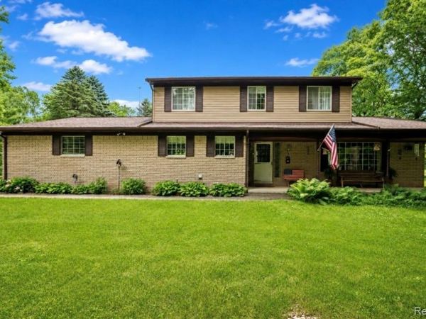 560 Coats Road, Orion Twp, MI 48362