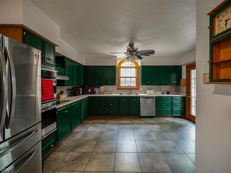 649 W Broad Street, Newton Falls, OH 44444 Photo 16