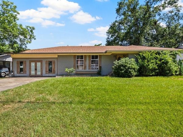 720 Buffalo Street , Gilmer, TX 75644