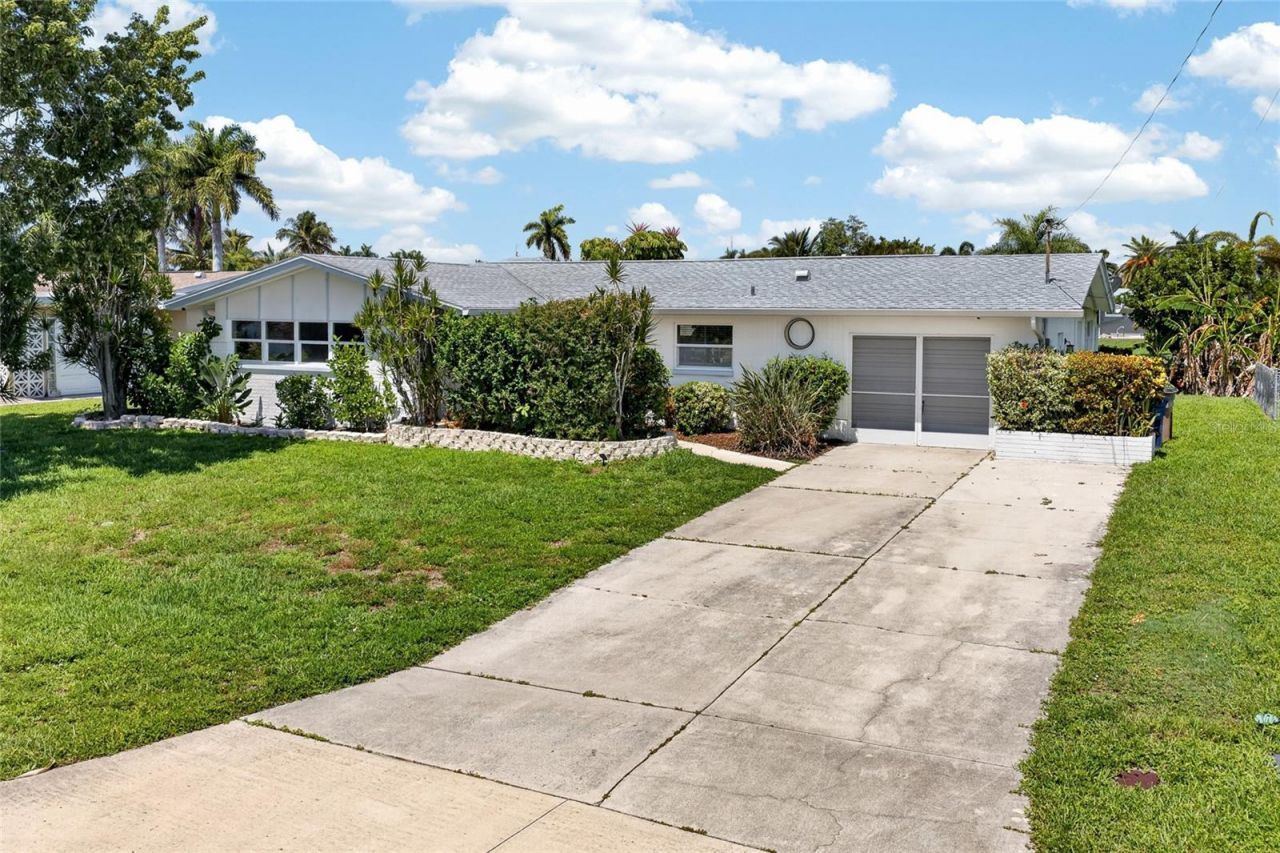3114 SE 18th Avenue , Cape Coral, FL 33904 Photo