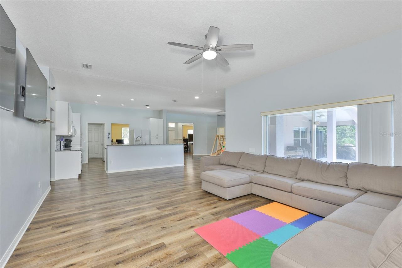 10234 Bloomfield Hills Drive , Seffner, FL 33584 Photo