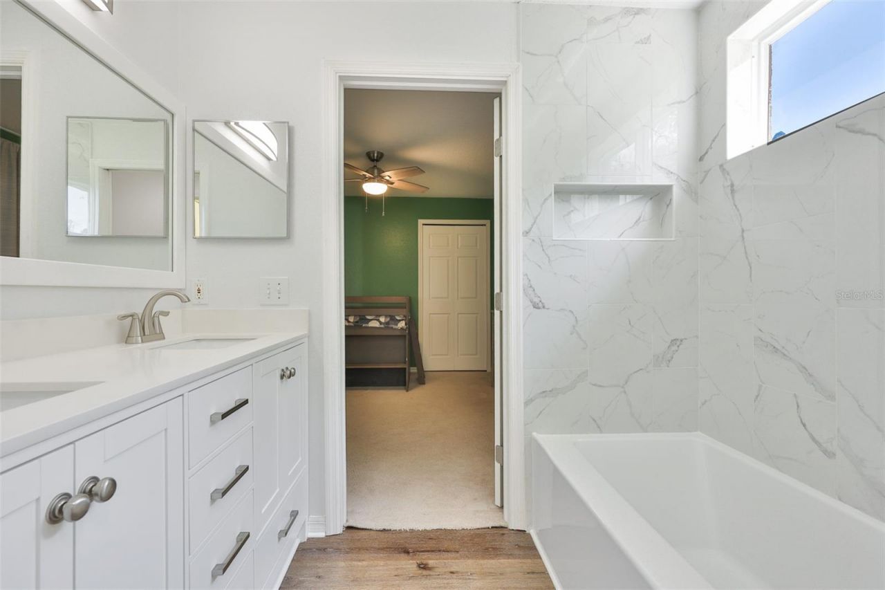 10234 Bloomfield Hills Drive , Seffner, FL 33584 Photo