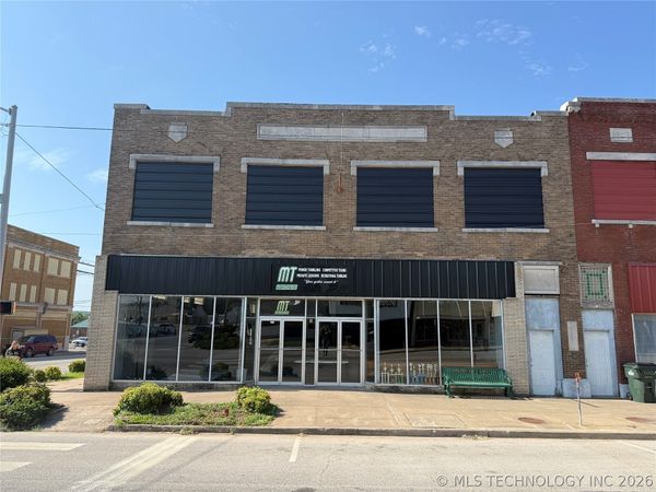 501 W Main Street , Henryetta, OK 74437