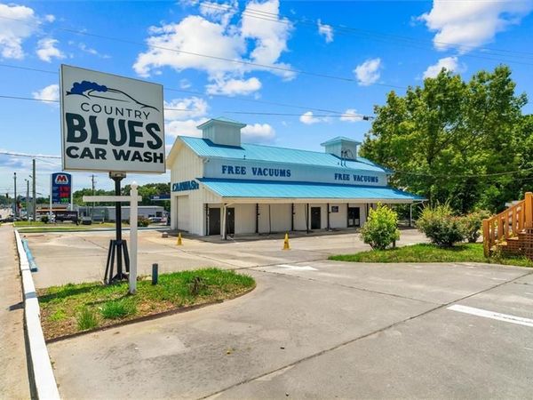 605 N Wall Street , Calhoun, GA 30701