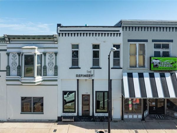 123 W Maple Street, Columbus, KS 66725