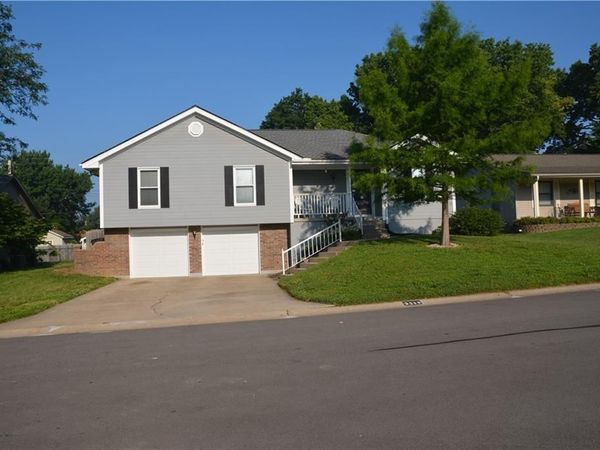 2319 NW Leann Drive, Blue Springs, MO 64014