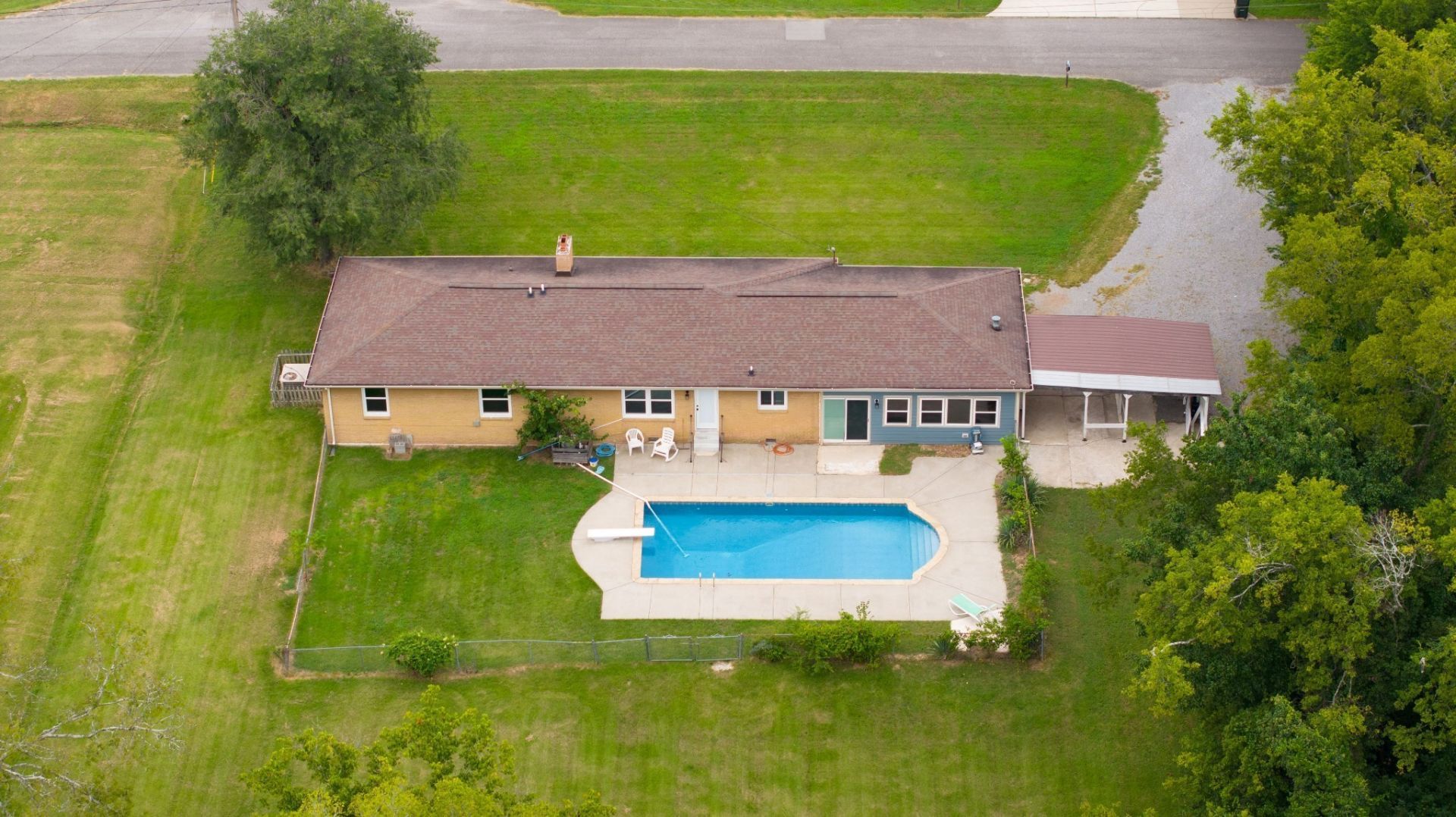 853 Rogers Rd , Gallatin, TN 37066 Main Photo