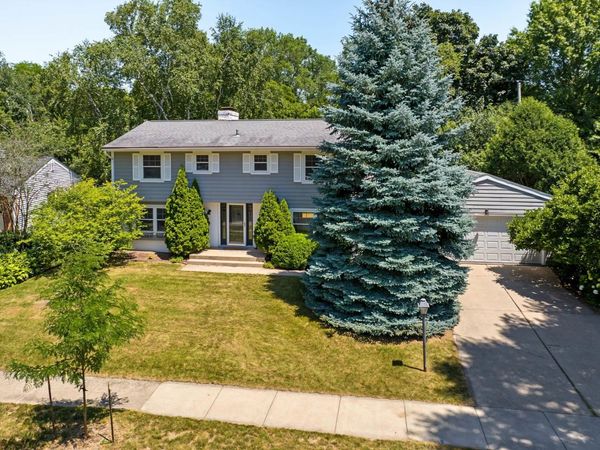 101 Carillon Drive, Madison, WI 53705