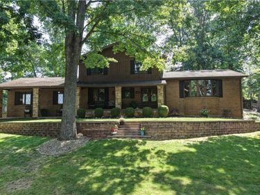 2356 Beechwood Drive NW, Dover, OH 44622