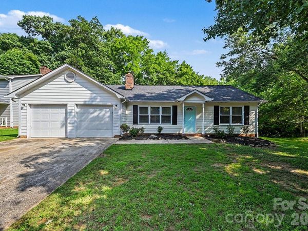 6804 Streamside Drive , Charlotte, NC 28212
