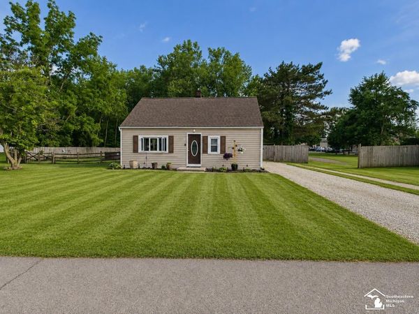 83 W Madison Street, Petersburg, MI 49270