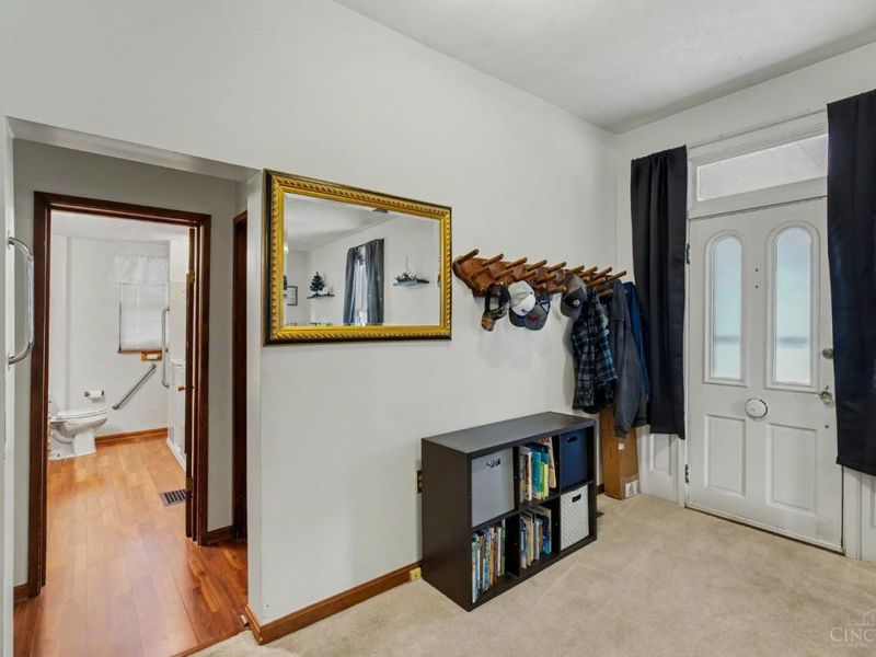 166 Chelsea Place, Cincinnati, OH 45233 Photo 3