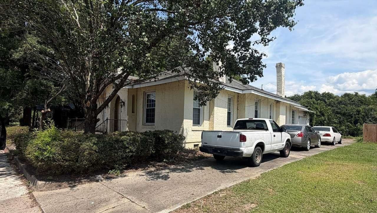 108 W Smith St.  Photo 16