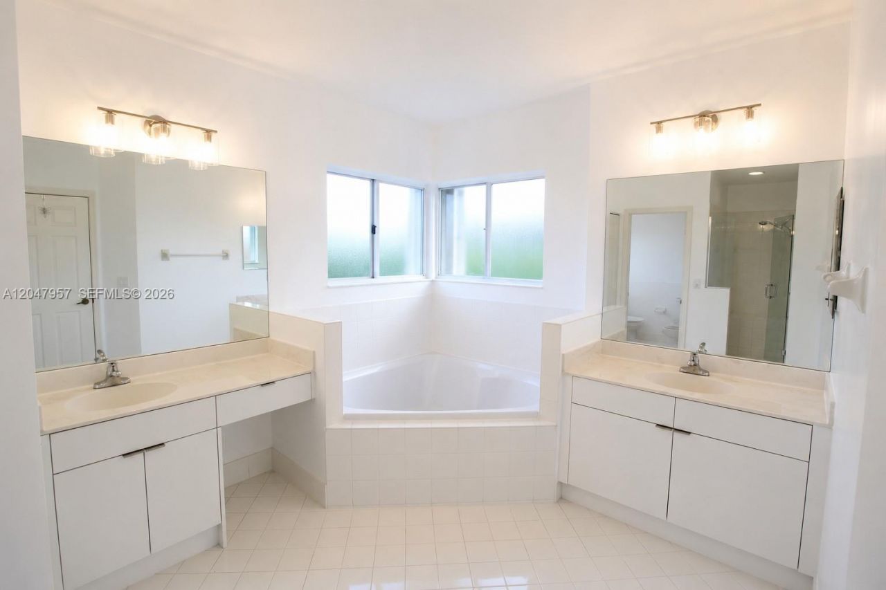 11264 NW 58th Ter , Doral, FL 33178 Photo