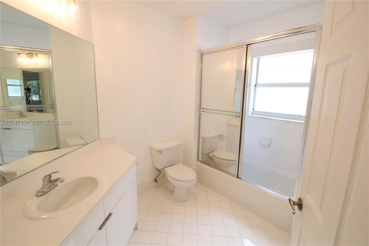 11264 NW 58th Ter , Doral, FL 33178 Photo