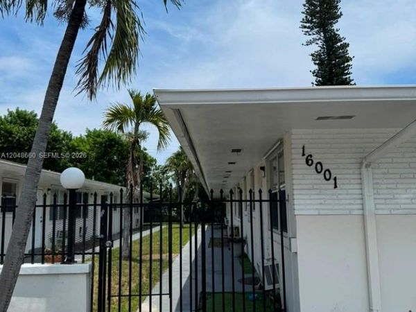 16001 NE 18th Pl , Unit 3, North Miami Beach, FL 33162