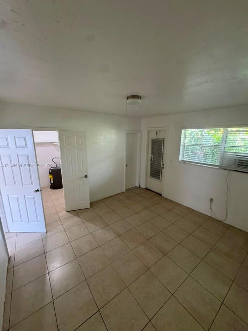 16001 NE 18th Pl , Unit 3, North Miami Beach, FL 33162 Photo