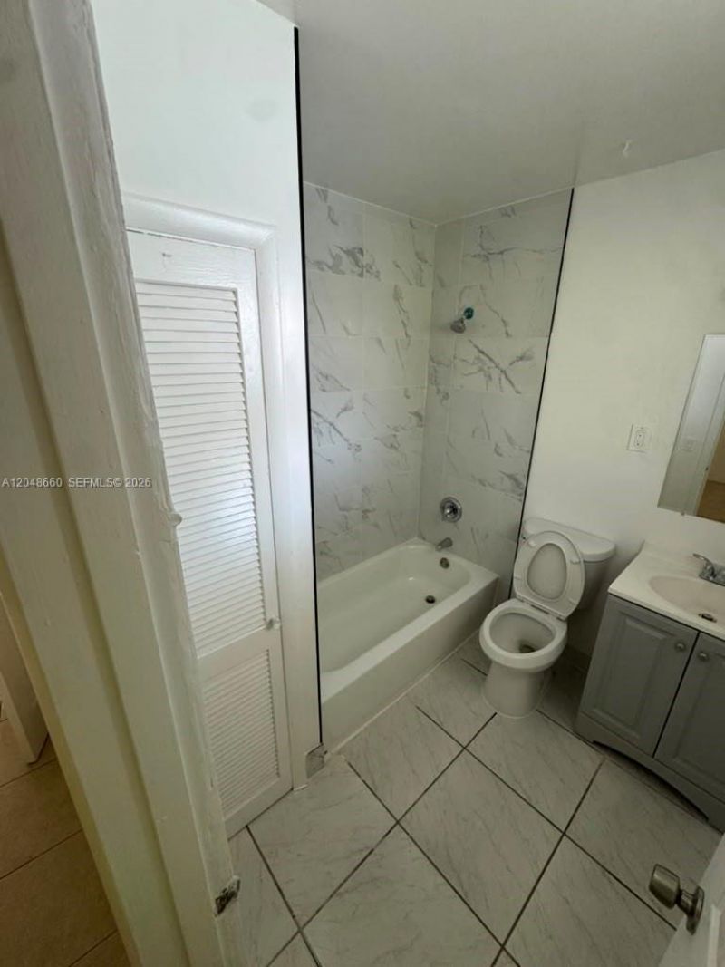 16001 NE 18th Pl , Unit 3, North Miami Beach, FL 33162 Photo