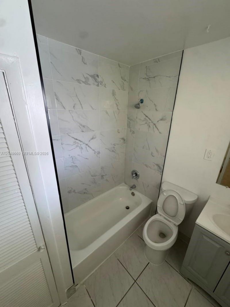 16001 NE 18th Pl , Unit 3, North Miami Beach, FL 33162 Photo