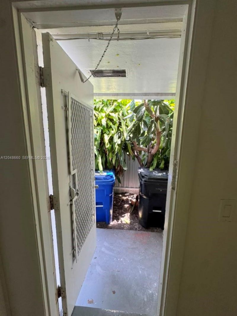 16001 NE 18th Pl , Unit 3, North Miami Beach, FL 33162 Photo