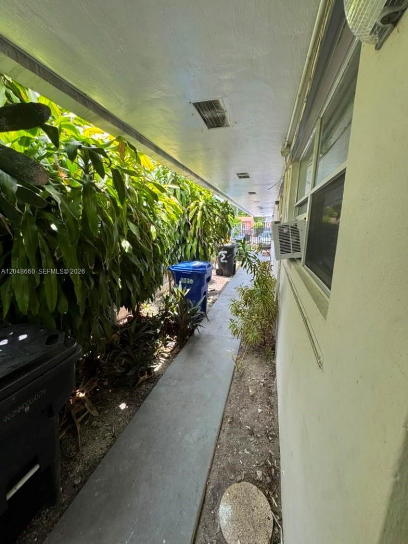 16001 NE 18th Pl , Unit 3, North Miami Beach, FL 33162 Photo