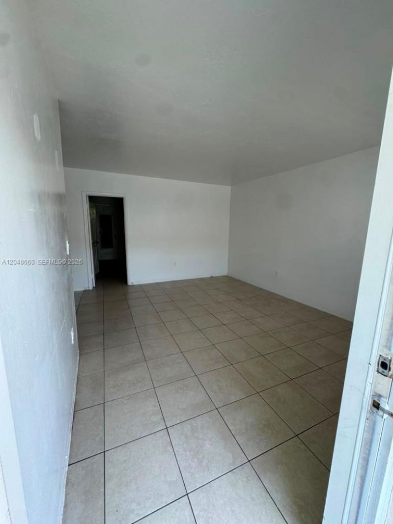 16001 NE 18th Pl , Unit 3, North Miami Beach, FL 33162 Photo