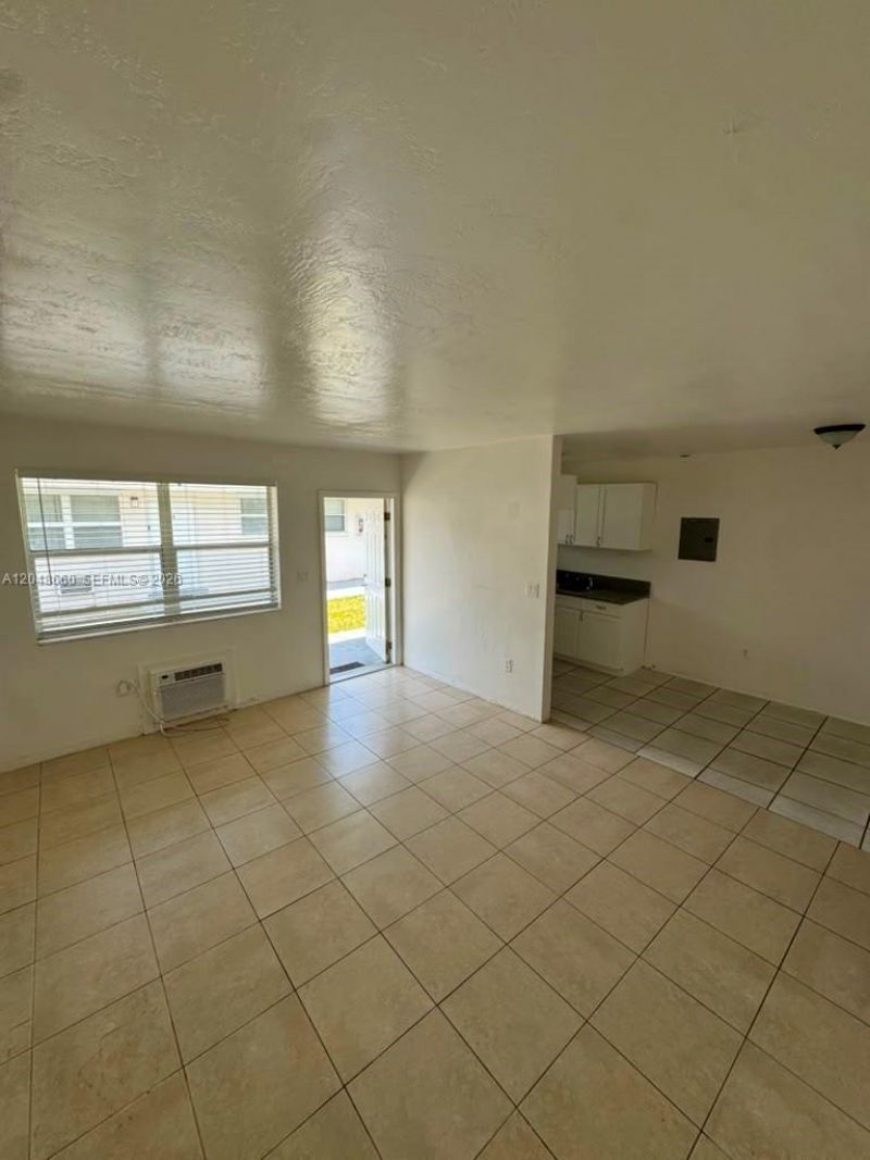 16001 NE 18th Pl , Unit 3, North Miami Beach, FL 33162 Photo