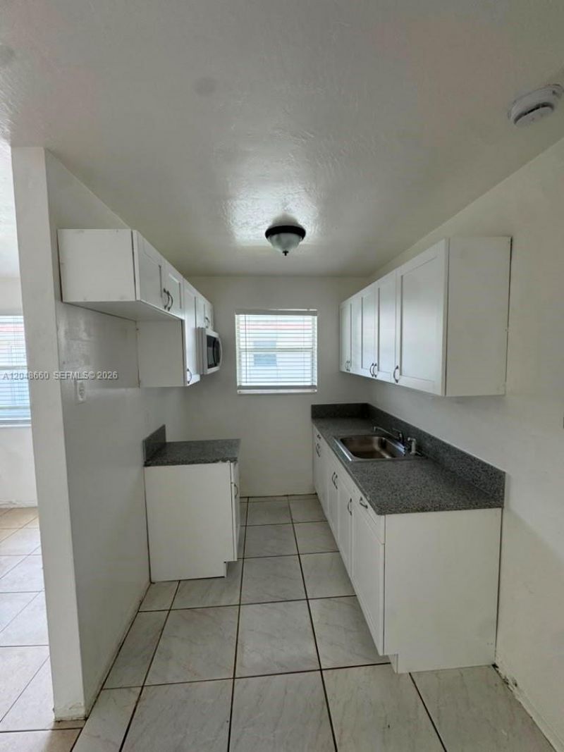 16001 NE 18th Pl , Unit 3, North Miami Beach, FL 33162 Photo